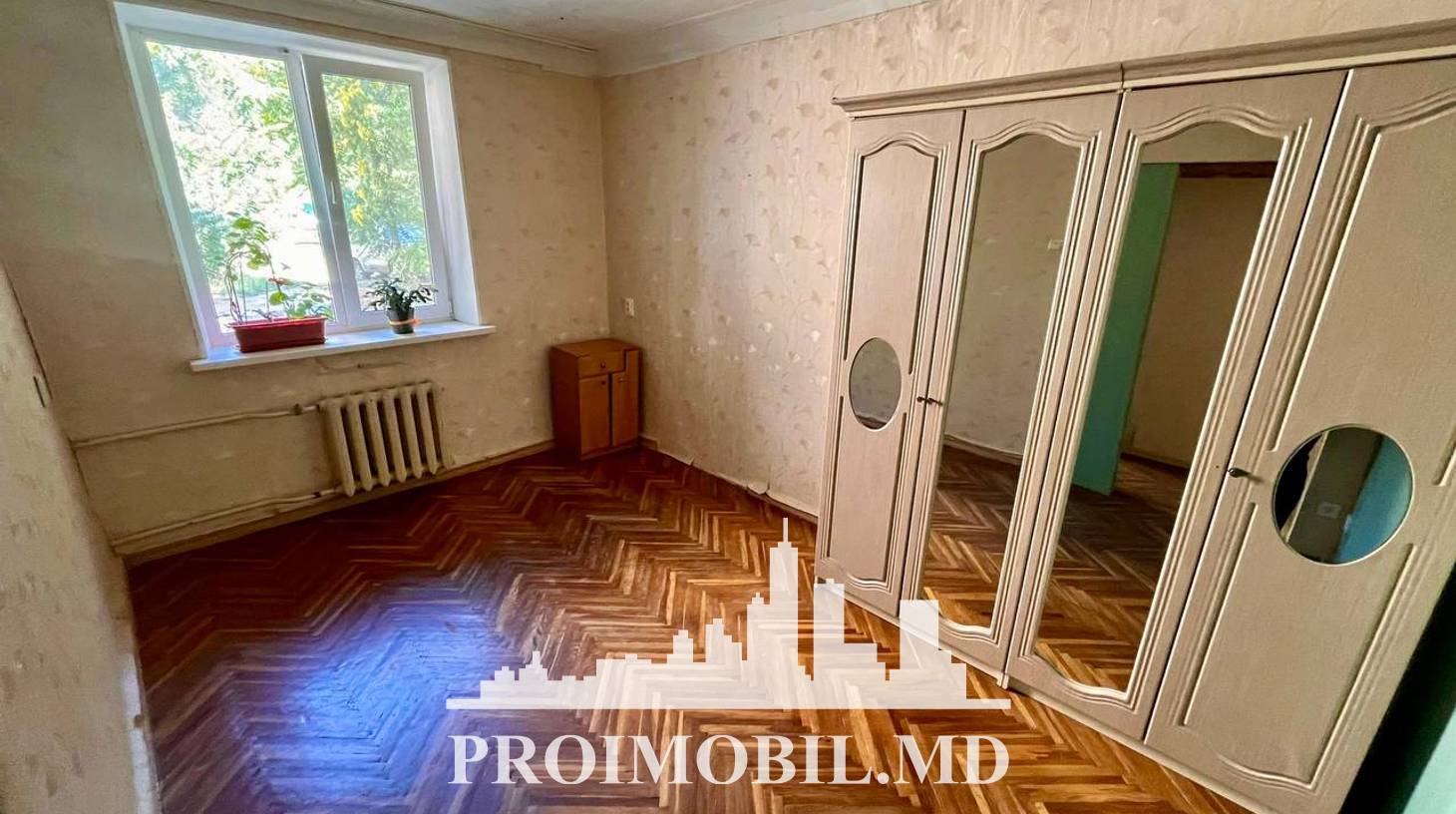 https://images.proimobil.md/-O-nzd82f-xdoNlc4eexJkRFScPxiljYmBDLK5s4vaE/watermark:0.75:so:0:30:0.39/resize:fill:1460:816:1/gravity:ce/bG9jYWw6Ly8vZXN0YXRlL2xyLzlkM2UyNmU4LTJiMDItNGIwZS05ZjQ5LTcwYTI4OThjMzRkOS5qcGVn
