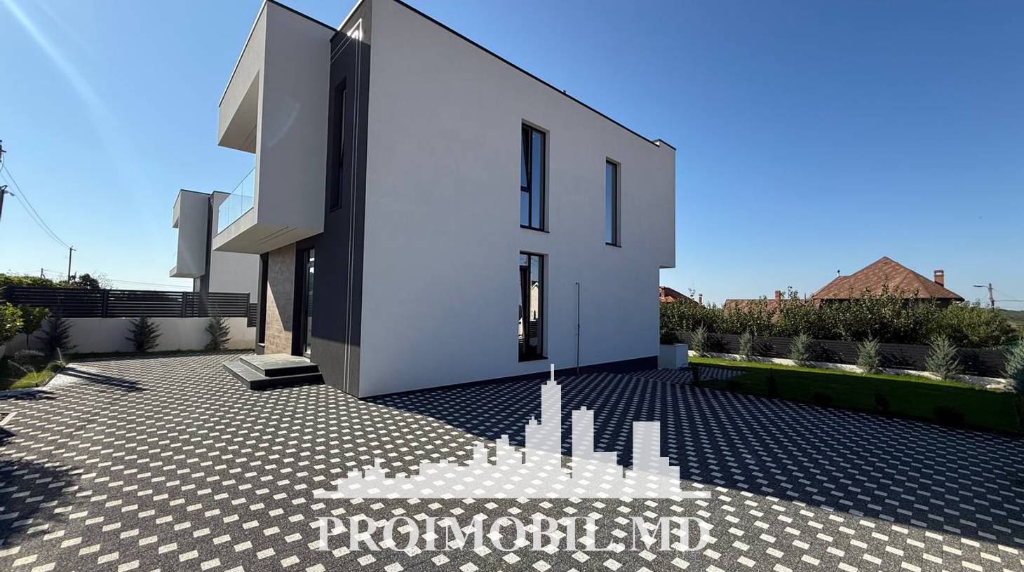 https://images.proimobil.md/-hfpBizJeeO38HkY17cDvvJ0hrIQxVDqwecQIl1RdjQ/watermark:0.75:so:0:30:0.39/resize:fill:1460:816:1/gravity:ce/bG9jYWw6Ly8vZXN0YXRlL2xyL2Y0YmMxNjI4LTE4ZDItNDFkYi05NDNkLWE3OGZmZjNjNTdiMC5qcGVn
