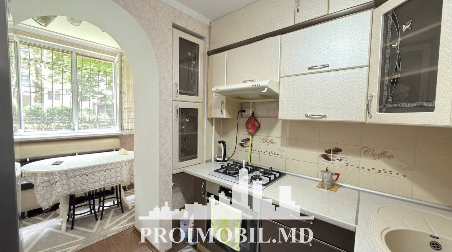 https://images.proimobil.md/-uKG1C7l9EhtbPVCEhxTvZFkSwh7jGGqBedpYLldFj8/watermark:0.75:so:0:30:0.39/resize:fill:1460:816:1/gravity:ce/bG9jYWw6Ly8vZXN0YXRlL2xyLzkxOTY4Nzk4LTI5OTMtNDY5Yy1hM2MwLTM3MmE3MGZhZjgzMy5qcGVn