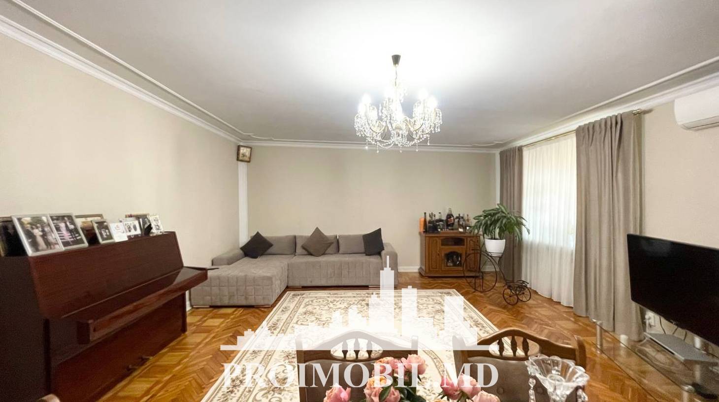 https://images.proimobil.md/0-99gUh21yFNMe7SP0ym0NEEkHlruvhXFJzSrwqj67Y/watermark:0.75:so:0:30:0.39/resize:fill:1460:816:1/gravity:ce/bG9jYWw6Ly8vZXN0YXRlL2xyLzE1NWU2NGE0LWM0YjAtNDZkOS05N2ZjLTA3YWFmNzI4YWQxZi5qcGVn