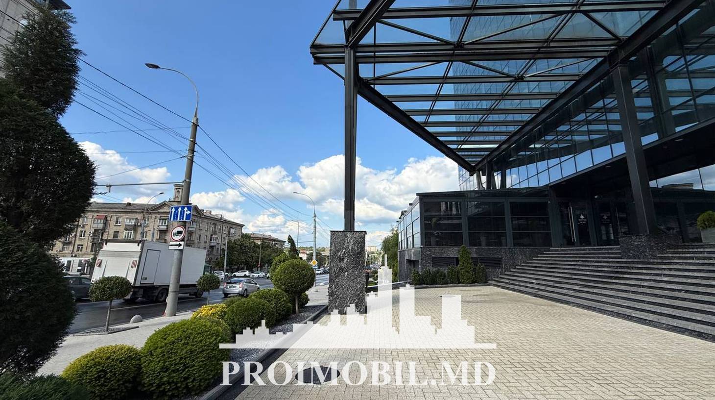 https://images.proimobil.md/0-m0xln90f3zCoMybAXV1pa9TVhx4GqULAiZxCwXqTQ/watermark:0.75:so:0:30:0.39/resize:fill:1460:816:1/gravity:ce/bG9jYWw6Ly8vZXN0YXRlL2xyLzJjMzljMWEzLTBkZjEtNDIxZi1hMjFjLWUyNTViZjA3NzljMC5qcGVn