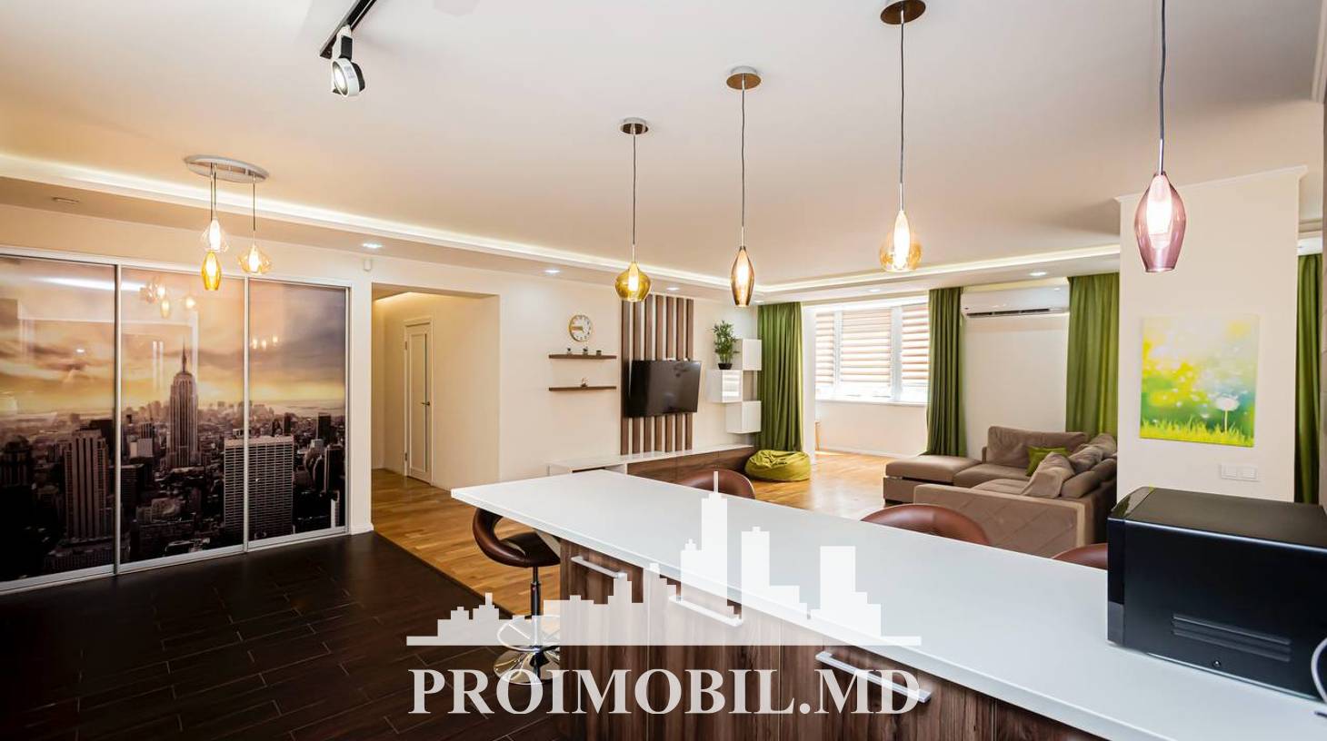 https://images.proimobil.md/020jJrIvnTzjvJ7xt1Ov-jU8YCFwr1iFrJ4ZNwvNV9s/watermark:0.75:so:0:30:0.39/resize:fill:1460:816:1/gravity:ce/bG9jYWw6Ly8vZXN0YXRlL2xyL2VhMjA5YmQ1LTVhMDAtNGVkMi1iY2Q1LTQwNzZmZTFmMDNkOS5qcGVn