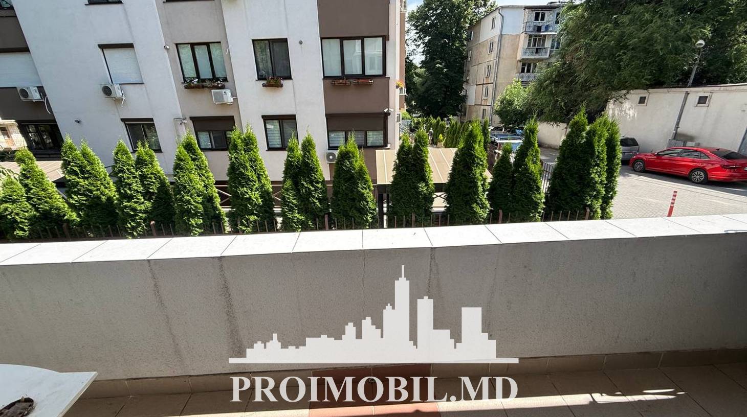 https://images.proimobil.md/03yZSXvNERlUd4HwM4IJ56xVzuOK18vgslY5TQFtnMk/watermark:0.75:so:0:30:0.39/resize:fill:1460:816:1/gravity:ce/bG9jYWw6Ly8vZXN0YXRlL2xyLzAwOWVmMTcyLTY1YjEtNDQ2Ni1hY2MzLWU0MTY5MDY0ZTcxZC5qcGVn