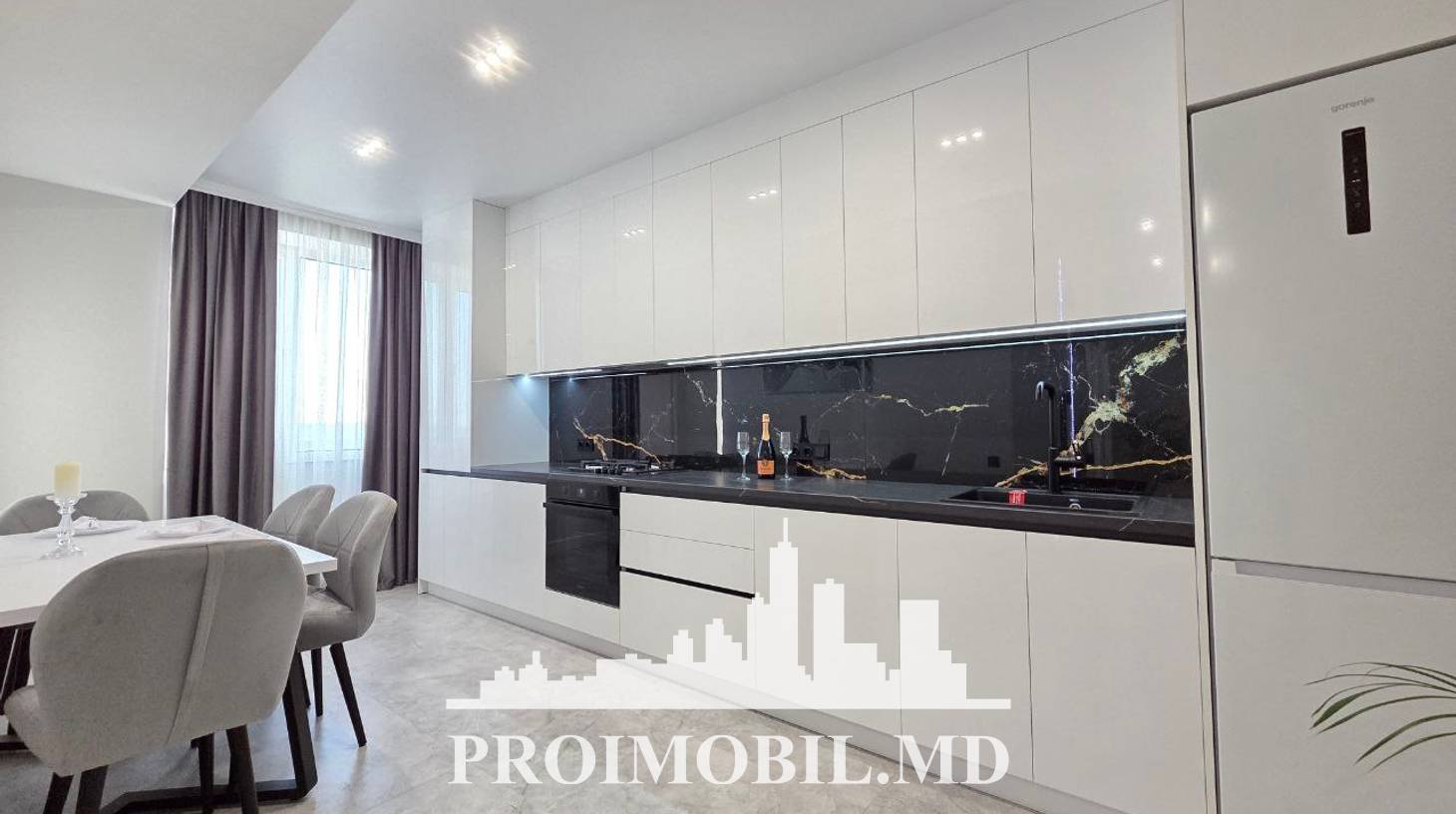 https://images.proimobil.md/04KVF8uYwCYbFDyx2nhyaBnc19MYyJ7zGKyOpwTy1BY/watermark:0.75:so:0:30:0.39/resize:fill:1460:816:1/gravity:ce/bG9jYWw6Ly8vZXN0YXRlL2xyLzg0NTk1OTUyLTdjYWYtNGI5My04OTYzLTBmMzJiYjQxNzhhMS5qcGVn