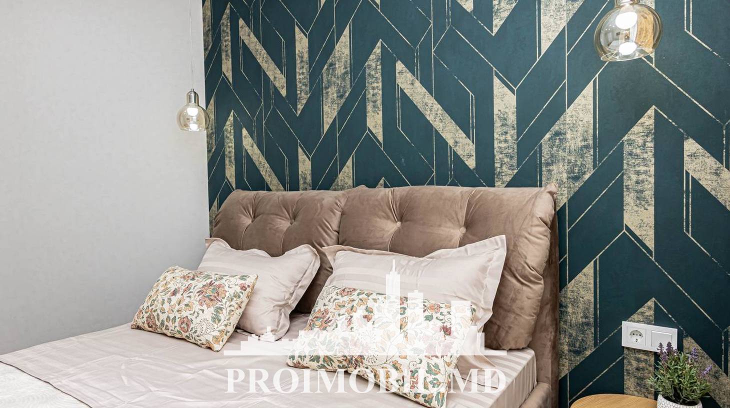 https://images.proimobil.md/05oJMBAj83WnTfo2GJBjuT_YA8JHlyUuiuzx6GCcUeo/watermark:0.75:so:0:30:0.39/resize:fill:1460:816:1/gravity:ce/bG9jYWw6Ly8vZXN0YXRlL2xyL2M5YThjNGYyLTExYTItNGNhOC1iMmZmLTRmYzBmNDFhZGJhZi5qcGVn