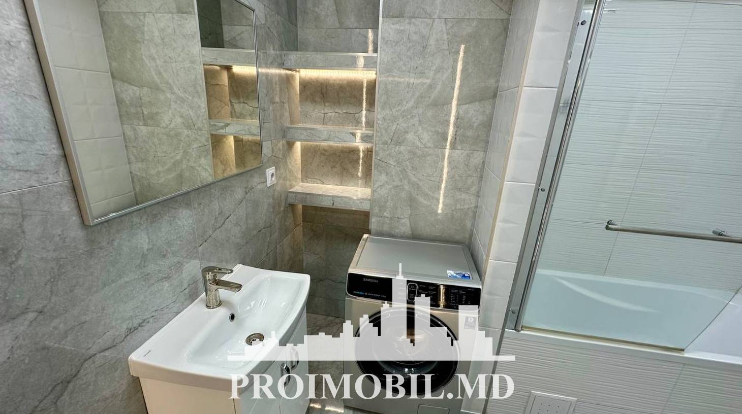 https://images.proimobil.md/07bQE6-NMxgdrNodI1qONdER0WW9zIRcNOqMThw2CEU/watermark:0.75:so:0:30:0.39/resize:fill:1460:816:1/gravity:ce/bG9jYWw6Ly8vZXN0YXRlL2xyL2I4ZTk2NTU0LTVkY2YtNDhmYy04MmE3LTgzNTBjNzBhYmE5NS5qcGVn