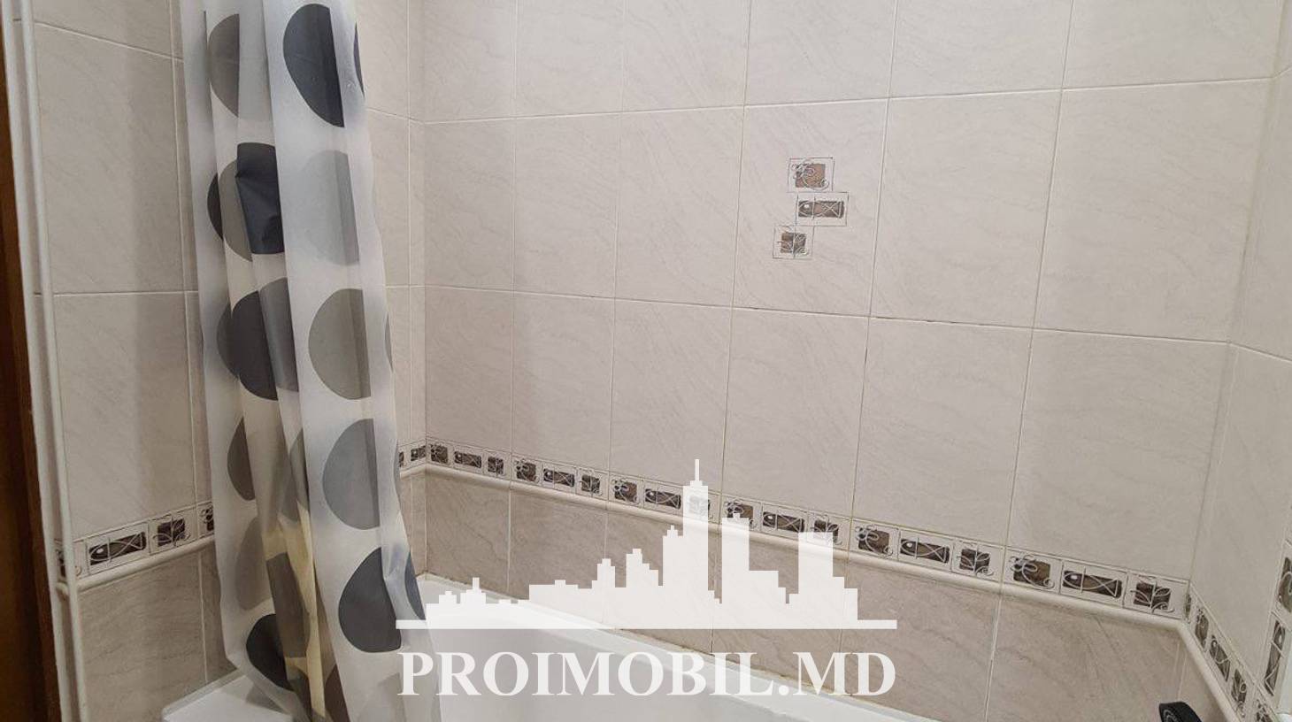 https://images.proimobil.md/07xnpPIOcX3mNAqlQ6s8Vw9aWnJZlt2dZpMy8ZaPjAA/watermark:0.75:so:0:30:0.39/resize:fill:1460:816:1/gravity:ce/bG9jYWw6Ly8vZXN0YXRlL2xyL2YxYjJiZjE5LWIxMWMtNGY1OC1iNDgyLWZmZTUxY2EwNzQ4Yi5qcGVn