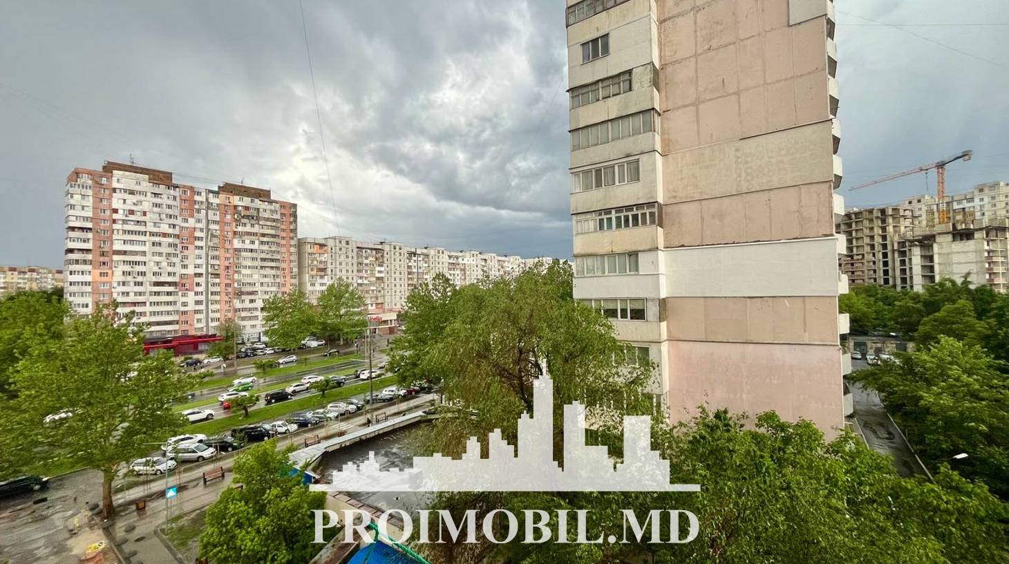https://images.proimobil.md/08GIcY_VzNYnNtWvLdV4aGRB6bvZ6CmDFfviDDq6V6o/watermark:0.75:so:0:30:0.39/resize:fill:1460:816:1/gravity:ce/bG9jYWw6Ly8vZXN0YXRlL2xyLzk0ODc5ZjAxLTgwOWEtNDAzMy1hYzc2LWM3MWI5MjMxMTBlMi5qcGVn