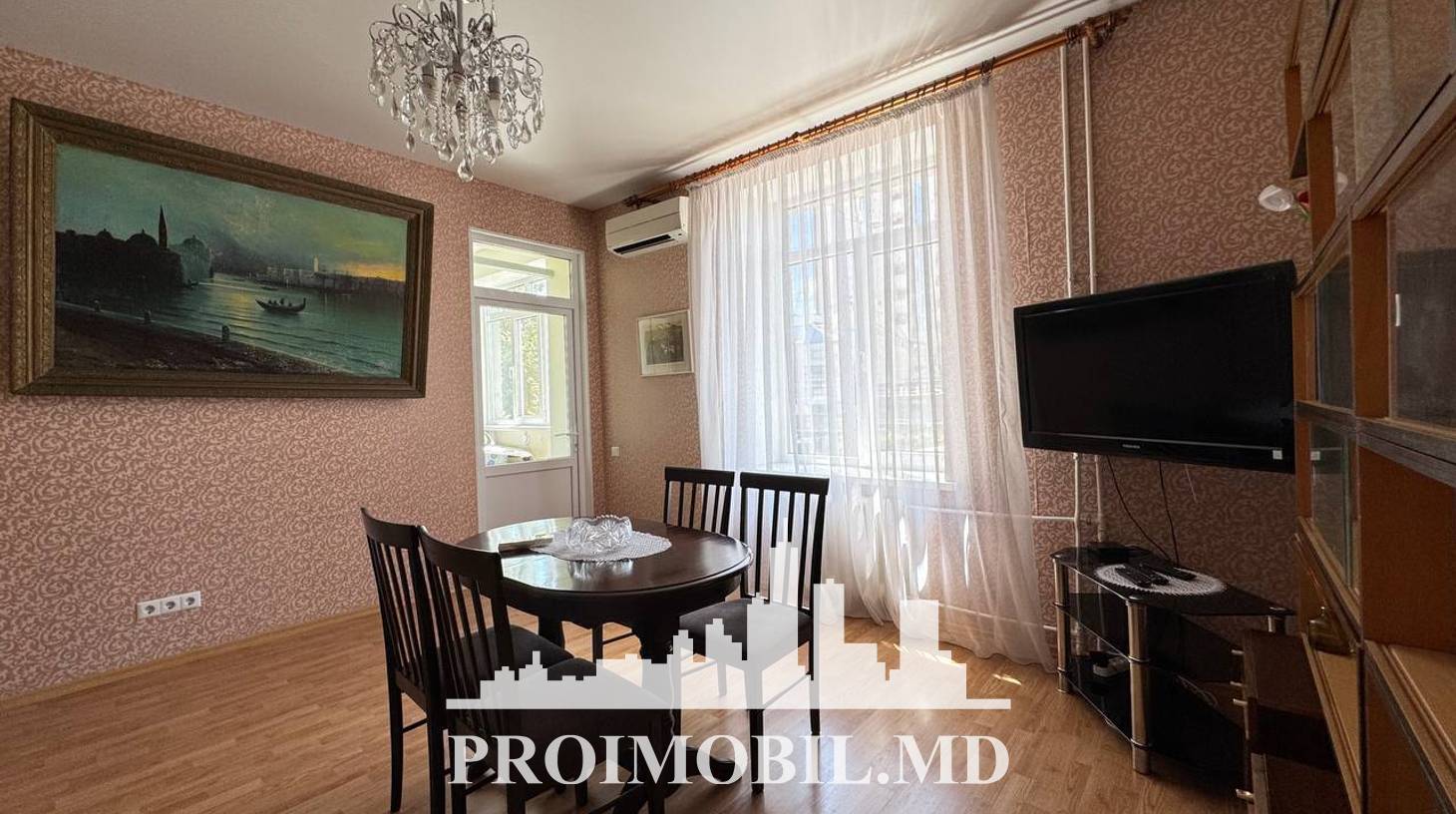 https://images.proimobil.md/08KtQ-ZS-LI45UjNQd0T1b8zTwcynQo0qAlkmr4Dijc/watermark:0.75:so:0:30:0.39/resize:fill:1460:816:1/gravity:ce/bG9jYWw6Ly8vZXN0YXRlL2xyLzgzYmVkZGZlLTA5NGUtNDIyYS04ODNlLTBlYTg5ZDY4YThiZS5qcGVn