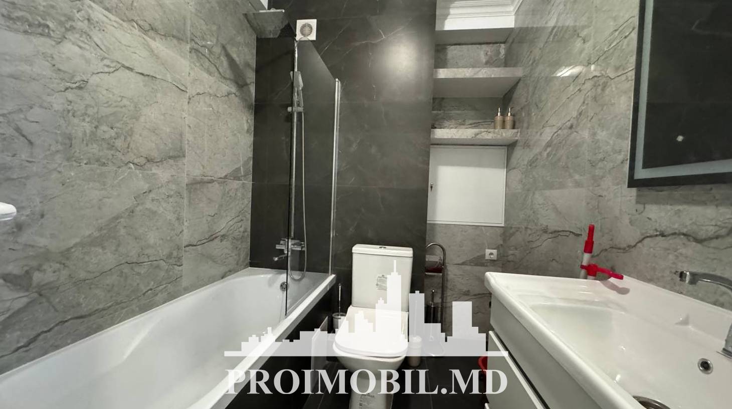 https://images.proimobil.md/09Mqyg-tZB8aLO0NwHFKD9k4Mlrv4PR_acs32DATKq8/watermark:0.75:so:0:30:0.39/resize:fill:1460:816:1/gravity:ce/bG9jYWw6Ly8vZXN0YXRlL2xyLzNkMWRlNzcwLTNjNGMtNDJlNS1hZDczLWNkZWU0M2UxNzhiZC5qcGVn