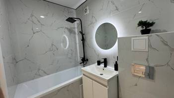https://images.proimobil.md/09bTwkOCPRft6wHEZgUWcCkR5ac7zekYQK-JWr1QKu4/resize:fill:350:198:1/gravity:ce/bG9jYWw6Ly8vZXN0YXRlL2xyLzg2ZGE5YWRhLTg3NTgtNDE1OS1iNGJkLThhODBmMGI3MDgzOS5qcGVn