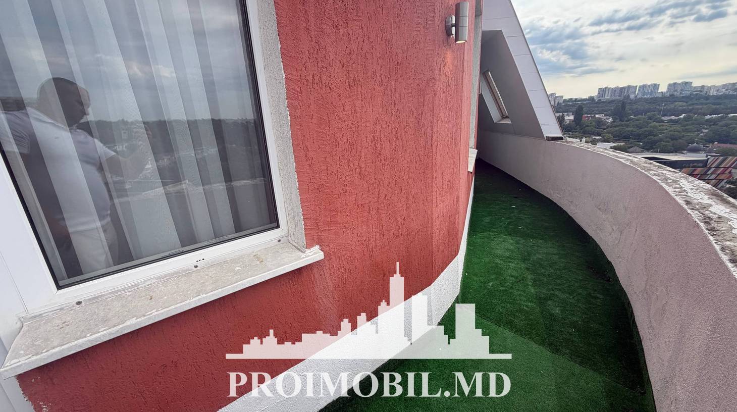 https://images.proimobil.md/09bVl4m23hpz7m4If-fMX7neU2j1_s_sSSnrA9iIa-0/watermark:0.75:so:0:30:0.39/resize:fill:1460:816:1/gravity:ce/bG9jYWw6Ly8vZXN0YXRlL2xyL2ZjYzM1ODQzLWIwZGEtNGMwZC05MWJkLWQ4NDg3ZjRkNTg2Ni5qcGVn