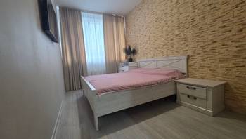 https://images.proimobil.md/0AMT05VdeONeNcIVneRoLKnVwBTK7uMFoxIMlN6uOxE/resize:fill:350:198:1/gravity:ce/bG9jYWw6Ly8vZXN0YXRlL2xyL2MxZjY2ZTljLWM1M2ItNDZhYS04YzQwLWUxODc4NWZlMDlkZS5qcGVn
