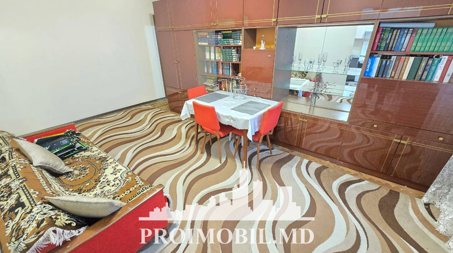 https://images.proimobil.md/0Bb5DBXIx0Oz97Bcbq7ixLIVbkNPV8ys8QUXIv1ZXK4/watermark:0.75:so:0:30:0.39/resize:fill:1460:816:1/gravity:ce/bG9jYWw6Ly8vZXN0YXRlL2xyL2IzN2MwZjE0LWQ3OTctNDgyZC04YWY1LTg2M2FjNDZiMGI3Ny5qcGVn