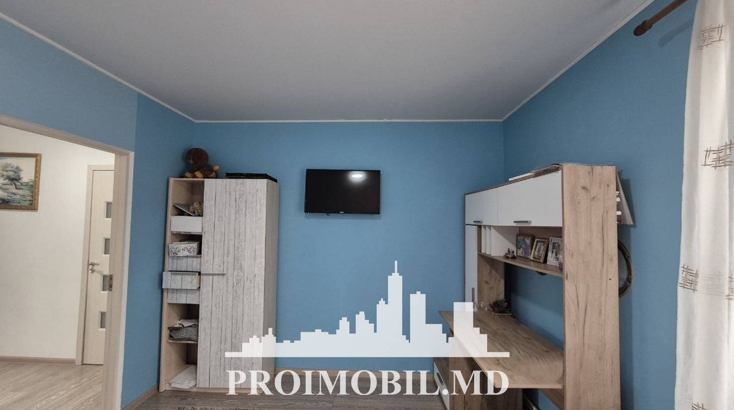 https://images.proimobil.md/0BvVsqqz03JLyqLEHmo6MRlF_-H4oK68WkxFwA-jI0Q/watermark:0.75:so:0:30:0.39/resize:fill:1460:816:1/gravity:ce/bG9jYWw6Ly8vZXN0YXRlL2xyLzk2YTk1NjJkLTVkNjEtNGFjNi1iM2Y3LTliOWRhN2MyMmNiMC5qcGVn