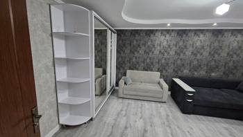 https://images.proimobil.md/0Ft_5RubGbZxKahNRfUE_6EZS4Zi75tkUwq5B2mKBKU/resize:fill:350:198:1/gravity:ce/bG9jYWw6Ly8vZXN0YXRlL2xyLzQ3ZjEwZGY5LTQ0ZDMtNGJjZS04NzQxLWViNTY3Y2JhZjQ4Yi5qcGVn