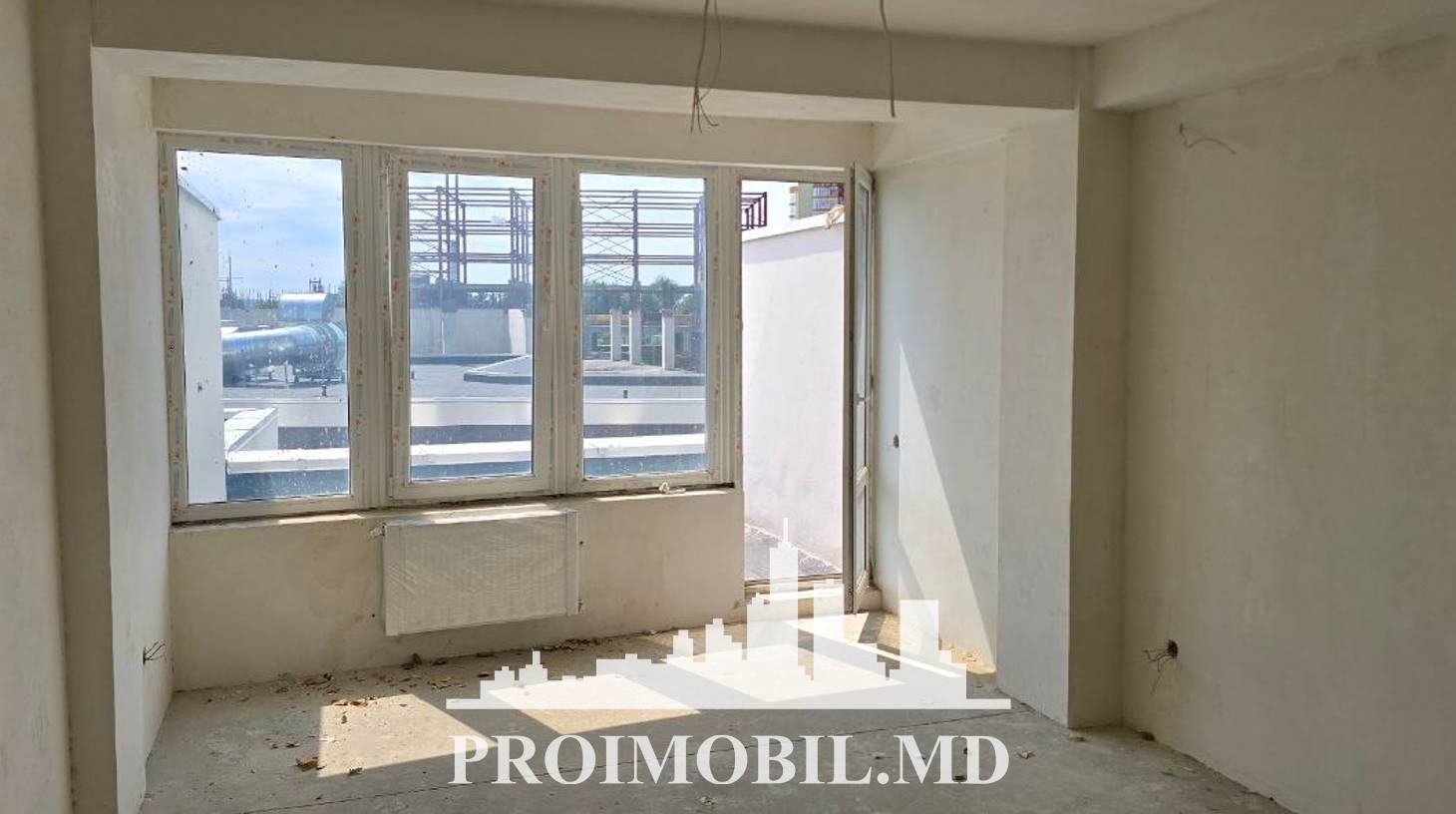 https://images.proimobil.md/0GlhZj6ERZvLV9bTtoOvTrA50hHQi1tsAEsv4AcGVZ4/watermark:0.75:so:0:30:0.39/resize:fill:1460:816:1/gravity:ce/bG9jYWw6Ly8vZXN0YXRlL2xyLzEyYjhmMmFkLWI5YjktNDcwMy05N2NlLWM4YzE0ZjAzMDMzNS5qcGVn