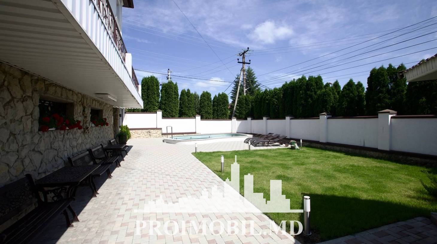 https://images.proimobil.md/0I_v3GrfrOYPW62qEs_bHOwvMp7sHn8fUs3N9Dgy-F4/watermark:0.75:so:0:30:0.39/resize:fill:1460:816:1/gravity:ce/bG9jYWw6Ly8vZXN0YXRlL2xyLzdhMzk4NDEyLTBiZDQtNDg0NC04ODIzLTQ0ODBjNjNjZjczNi5qcGVn