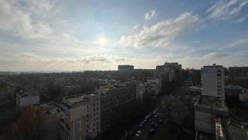 https://images.proimobil.md/0Lxr6n4mzGgkexEatdzHt0FIqum2rpYlqJoV_zIq49U/resize:fill:350:198:1/gravity:ce/bG9jYWw6Ly8vZXN0YXRlL2xyL2M3NTYwODA2LTJiNDMtNGYxYi1iYTM5LTE1OTg5Y2JhMmE3Ny5qcGVn