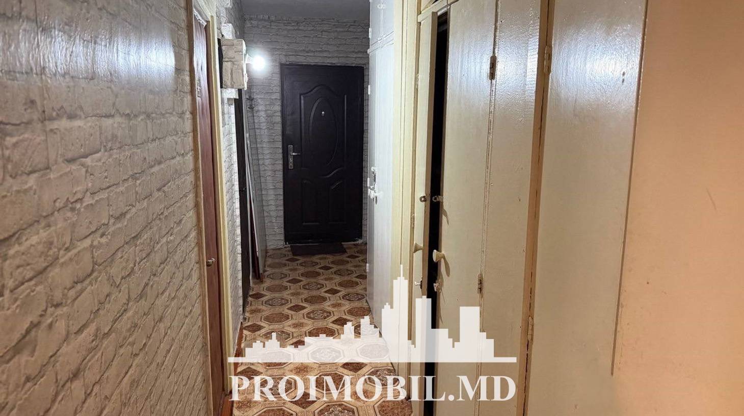 https://images.proimobil.md/0M9klTGWy_2utyCV2MYKQjAzzv4JgSGSCGXTFJQDe5k/watermark:0.75:so:0:30:0.39/resize:fill:1460:816:1/gravity:ce/bG9jYWw6Ly8vZXN0YXRlL2xyL2IyNmRkMDhmLWJhZmUtNDQ5YS1hNDY1LTkwYTRkYmY0MmVjYS5qcGVn