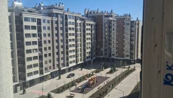 https://images.proimobil.md/0Mo1EGpzKaEyzP_zUoIiMhL1Dr1FQpL7V3iPLjaA90g/resize:fill:350:198:1/gravity:ce/bG9jYWw6Ly8vZXN0YXRlL2xyLzYyYmYxNDUwLTcyNzEtNGQzYi1iNDkwLWJjOGQ2MzdkYmRlZC5qcGVn