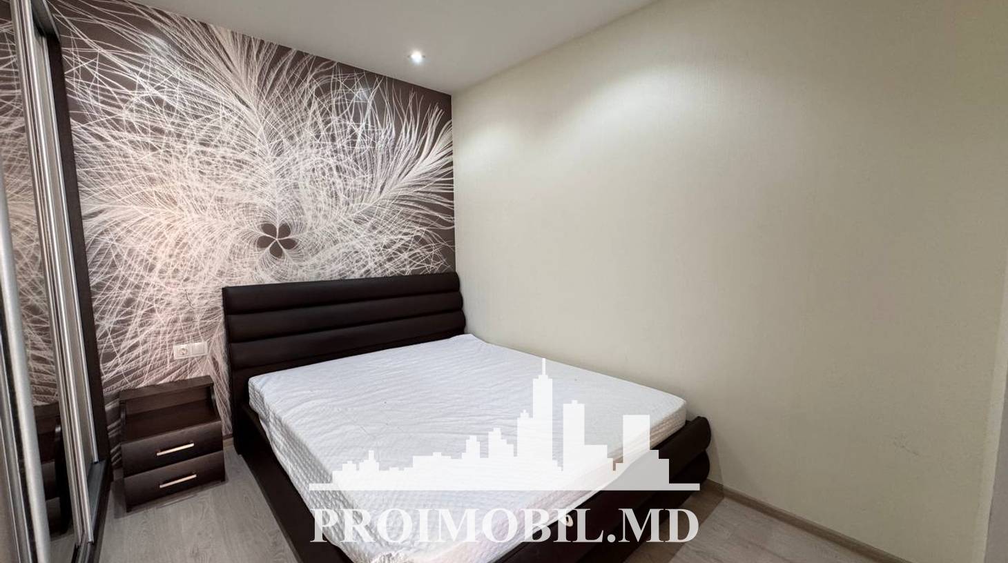https://images.proimobil.md/0PHn_Kuusqlvi8AQuERu8uPrLfqCg0VOa0eAJsSQNyk/watermark:0.75:so:0:30:0.39/resize:fill:1460:816:1/gravity:ce/bG9jYWw6Ly8vZXN0YXRlL2xyL2RiYmU5MTliLTQwOWQtNDA4OS04MzMxLTk0ODhiNjI1MGY3ZC5qcGVn