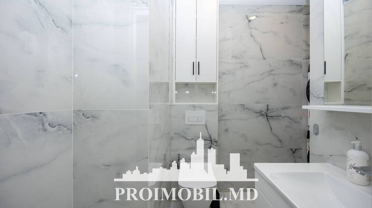 https://images.proimobil.md/0Q0FeHv7Bt7iEn_9bQUUfkXbPG_EUgkNIwS2MDw7Q-w/watermark:0.75:so:0:30:0.39/resize:fill:1460:816:1/gravity:ce/bG9jYWw6Ly8vZXN0YXRlL2xyLzg3M2U5MmVkLWZlNmItNDQwMy04ODE5LTY5M2E4ZDkzZDI4YS5qcGVn