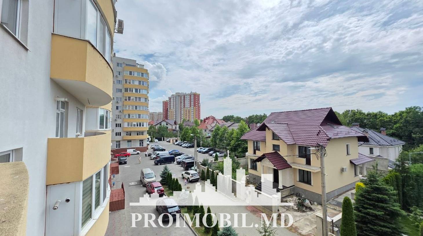https://images.proimobil.md/0U6tEkqScmVfmCzCQMgFTIGE1Gx0eDLCjgqHJ3s6ziQ/watermark:0.75:so:0:30:0.39/resize:fill:1460:816:1/gravity:ce/bG9jYWw6Ly8vZXN0YXRlL2xyLzUzNTVhOTAwLTViYmEtNGI0Zi1hNTc4LTFjMTcyNjcxZDdjNi5qcGVn