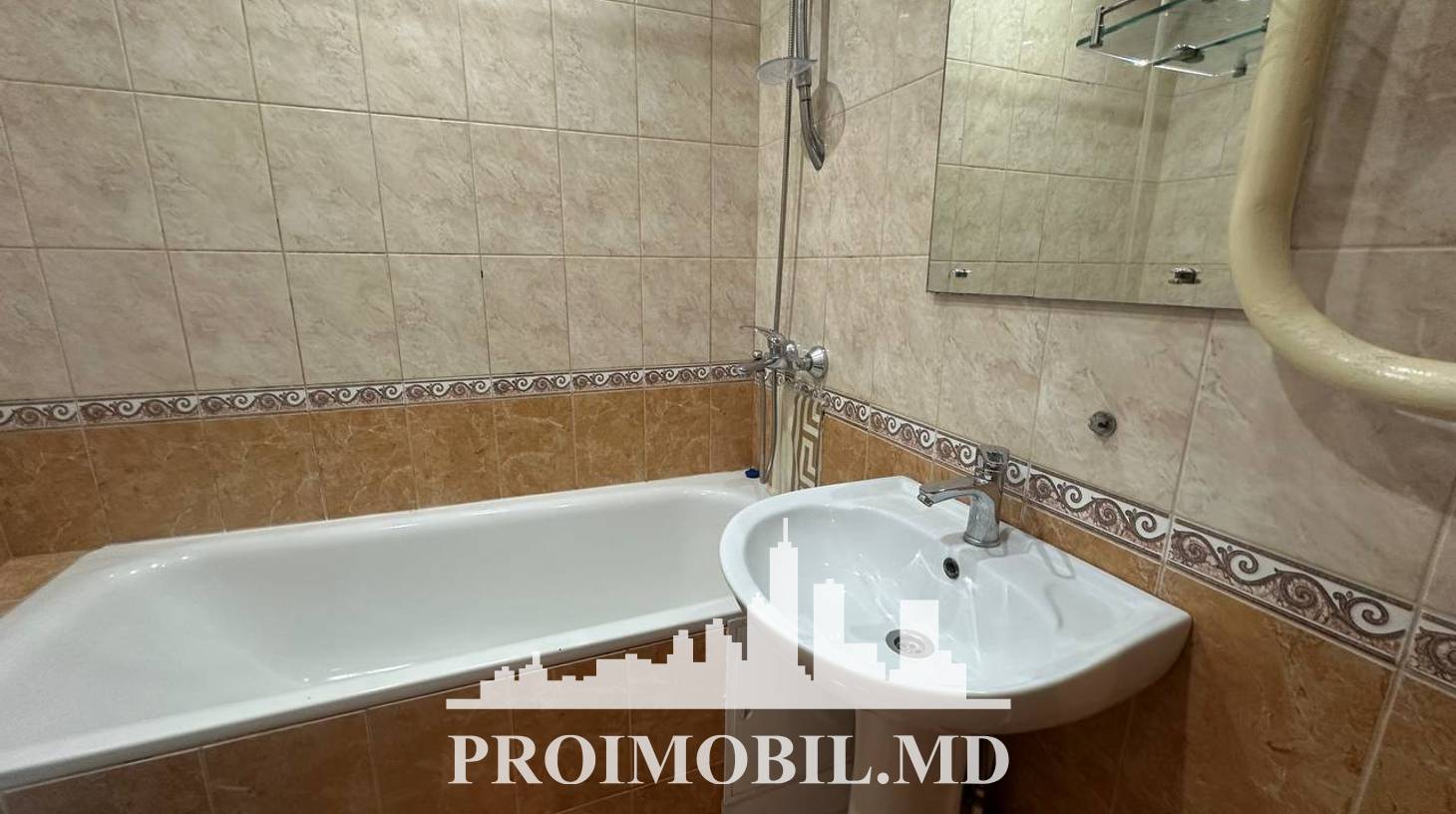 https://images.proimobil.md/0WJQDyIZ1V8kdh5ldrhf51TQQXpaKRdcb_u291CK-Jw/watermark:0.75:so:0:30:0.39/resize:fill:1460:816:1/gravity:ce/bG9jYWw6Ly8vZXN0YXRlL2xyL2ExYTA5YWFkLTgyODAtNDQ0Zi1iNGI1LWRlZGNkZWM0NDNjZC5qcGVn