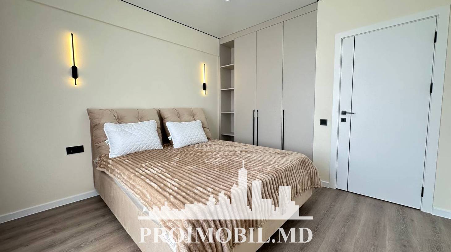 https://images.proimobil.md/0X-G87Ty27RNJKqfWrEQi8-WOPdY8OsD0-oeVzUn5Jk/watermark:0.75:so:0:30:0.39/resize:fill:1460:816:1/gravity:ce/bG9jYWw6Ly8vZXN0YXRlL2xyLzQzZGMxZTlhLTA3MmQtNDM1ZS05YTllLWQ5NTVjYzBjMTllNi5qcGVn