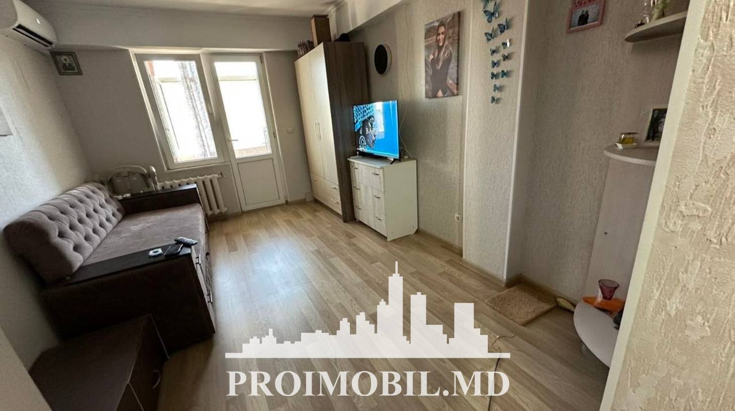 https://images.proimobil.md/0X67d5AtJeHsv5xC-IrDgFep7eOwyHyGs9AR-9cRFww/watermark:0.75:so:0:30:0.39/resize:fill:1460:816:1/gravity:ce/bG9jYWw6Ly8vZXN0YXRlL2xyLzMwYzU1MzQyLTgyYWQtNDYyOS1hODlkLTQwNzQ2ZGY2ODVkZi5qcGVn