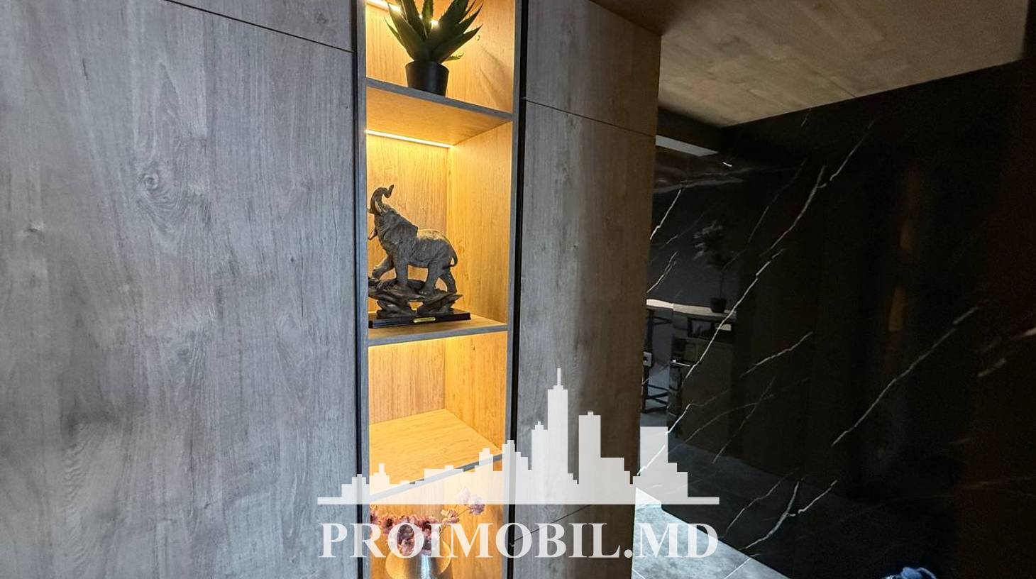 https://images.proimobil.md/0Y25OjknnFFsocFxZM791ZE80oJOvSXnx1Tz7j2PbIM/watermark:0.75:so:0:30:0.39/resize:fill:1460:816:1/gravity:ce/bG9jYWw6Ly8vZXN0YXRlL2xyLzQ0NmQwZWY5LThlMzUtNDdmYi1hYWY0LWQ2ODRjMmRmNDdkMi5qcGVn