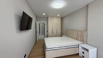 https://images.proimobil.md/0aSyc4lbYkiHhaGAtGporFkVgTC8sFHVrdlAsxbkxjg/resize:fill:350:198:1/gravity:ce/bG9jYWw6Ly8vZXN0YXRlL2xyLzY2NTc5ZjIxLTEwMjQtNGM2MS04ODFlLTQzNjU1NTc3YTU3NC5qcGVn