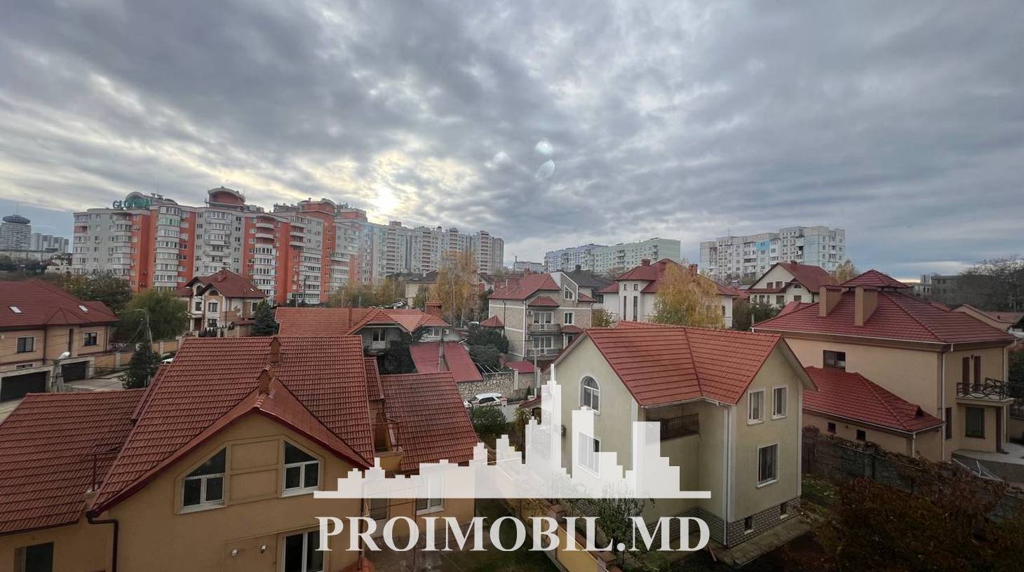 https://images.proimobil.md/0bwUgZ5KMlyvQGKgibMGl-QGy_K7UDGHUUZnw9X4ngg/watermark:0.75:so:0:30:0.39/resize:fill:1460:816:1/gravity:ce/bG9jYWw6Ly8vZXN0YXRlL2xyLzEzYjY5NjFjLTg4ZTEtNDdkZi05YWY3LTQwMTYyYzhmNTAwYS5qcGVn