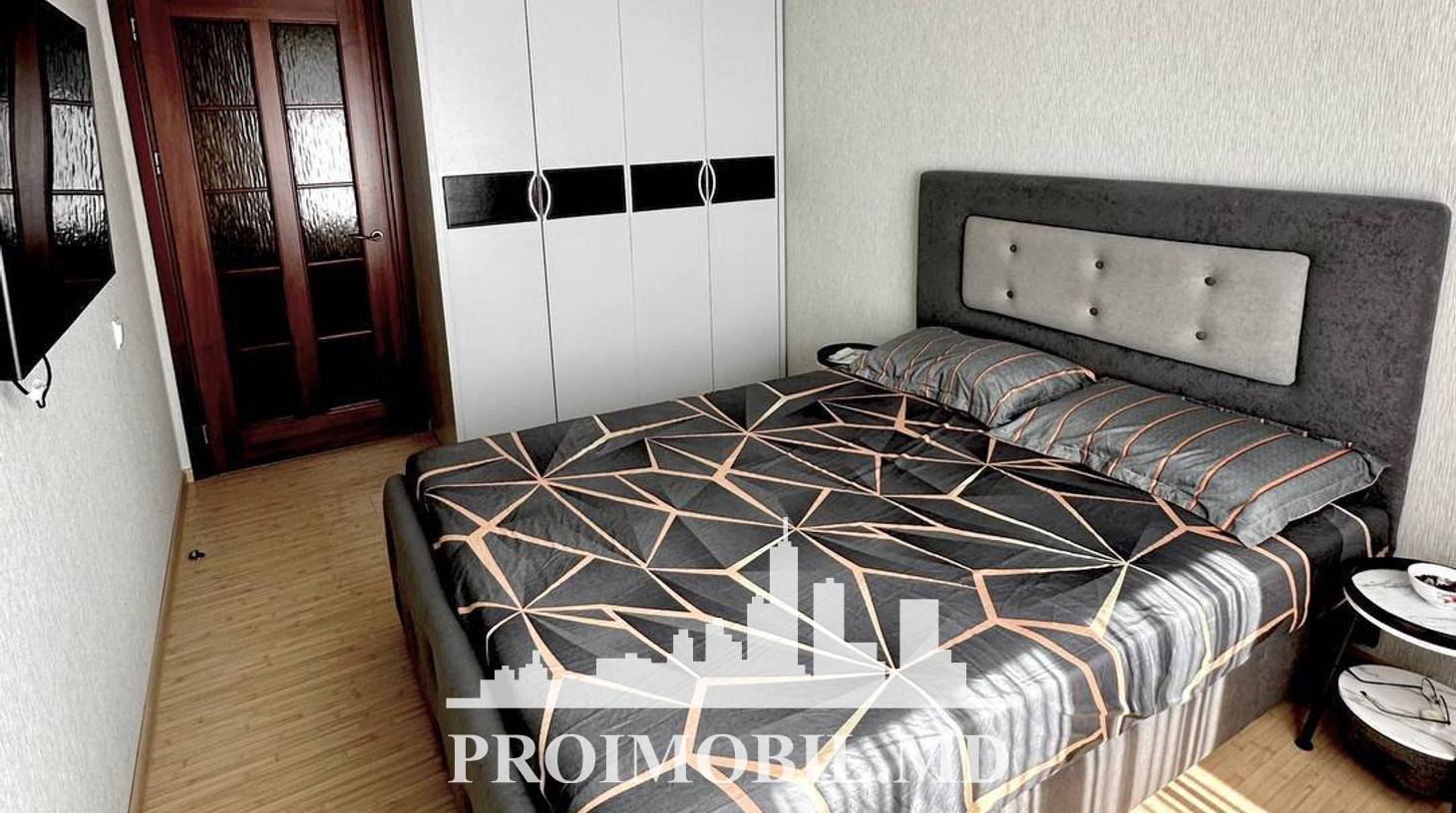 https://images.proimobil.md/0eMnUWySF-oDueCXfbq_noRKHZibjt00xn-JZ52dMSY/watermark:0.75:so:0:30:0.39/resize:fill:1460:816:1/gravity:ce/bG9jYWw6Ly8vZXN0YXRlL2xyL2Q2MjJjZTRmLTIwZmYtNDM0OC1iNjgyLTA1NDJmZTI5YTE4Ni5qcGVn
