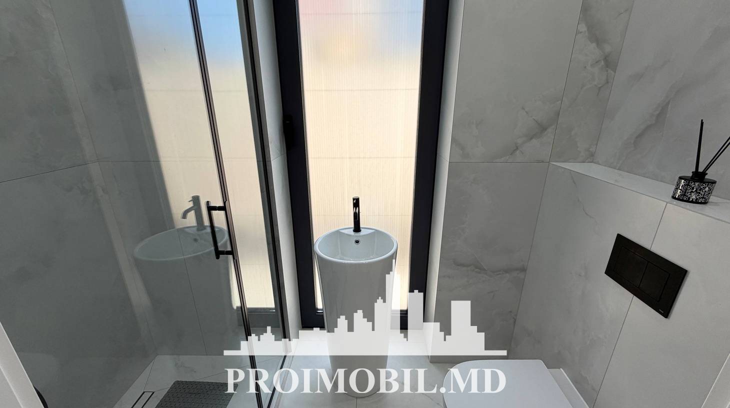 https://images.proimobil.md/0fGL0IyTiPA4cdc29wfASrBeacqrX36pjnOo8kAn1PU/watermark:0.75:so:0:30:0.39/resize:fill:1460:816:1/gravity:ce/bG9jYWw6Ly8vZXN0YXRlL2xyL2U0MzY0MjY3LThjZTUtNGMxOS1hNjM1LThkMWM0MzJjYTIxZi5qcGVn