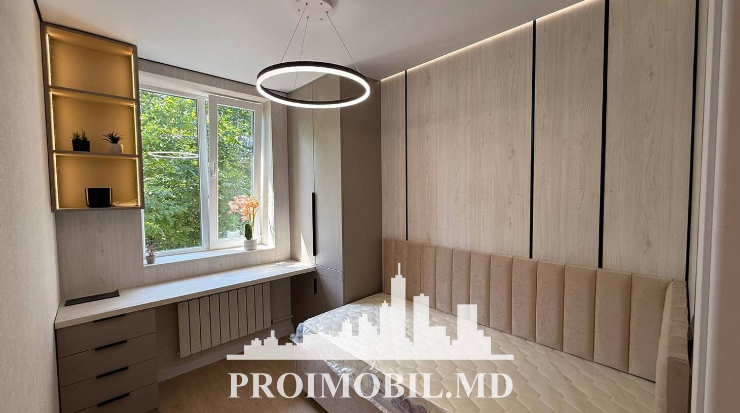 https://images.proimobil.md/0iUiQHAWUMYVSDFnQP8E71wh9t4BfyMFx6QLKZ_u4bc/watermark:0.75:so:0:30:0.39/resize:fill:1460:816:1/gravity:ce/bG9jYWw6Ly8vZXN0YXRlL2xyLzE2NDFhYmE0LTYxMDktNDRkMC04YTZkLTljNmFmNzlhZjQyNi5qcGVn