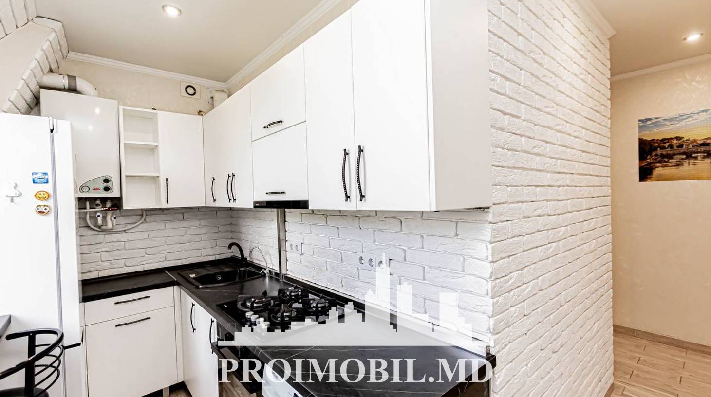 https://images.proimobil.md/0kGb2i1LjQ7tp8Emsip00gX36W1je-a3MLh0Nr1ASnI/watermark:0.75:so:0:30:0.39/resize:fill:1460:816:1/gravity:ce/bG9jYWw6Ly8vZXN0YXRlL2xyLzc2ZWNhY2E1LWNmOTItNGMzMi1iZWIzLTZhNDQ0ZGU5NDAxYS5qcGVn