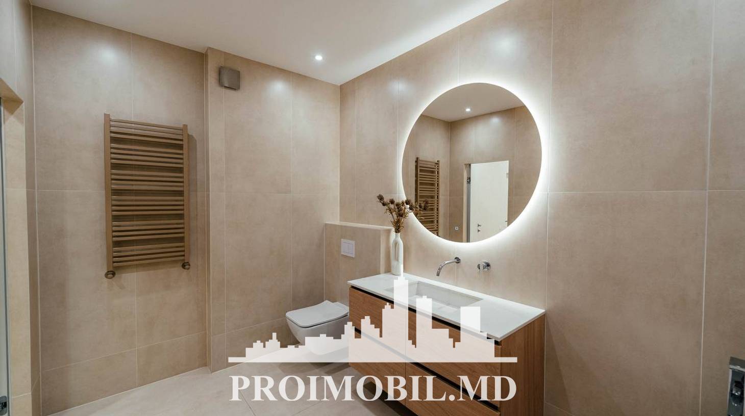 https://images.proimobil.md/0oEZifBsdp2TjP-1af4iN2Ywx582USRZ66LZ0PWjmgY/watermark:0.75:so:0:30:0.39/resize:fill:1460:816:1/gravity:ce/bG9jYWw6Ly8vZXN0YXRlL2xyLzVkNDhiZDU5LTk0MjAtNGZmMi1hNmJlLTA5MzFkMjJmY2Q2MS5qcGVn
