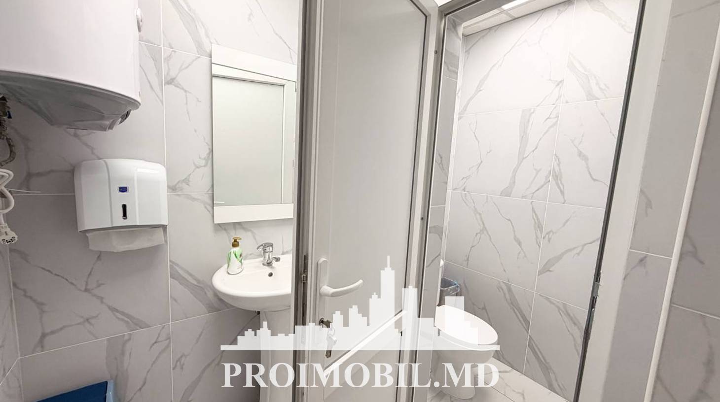 https://images.proimobil.md/0q8z4XxbLpPLN-Bz5OoYn2TrNxQWZgasQ3w923czHdU/watermark:0.75:so:0:30:0.39/resize:fill:1460:816:1/gravity:ce/bG9jYWw6Ly8vZXN0YXRlL2xyLzM2OGQxZjhmLTA1ODItNGNiMC05NWQ5LTA2N2UyZDE5Mjg4Zi5qcGVn