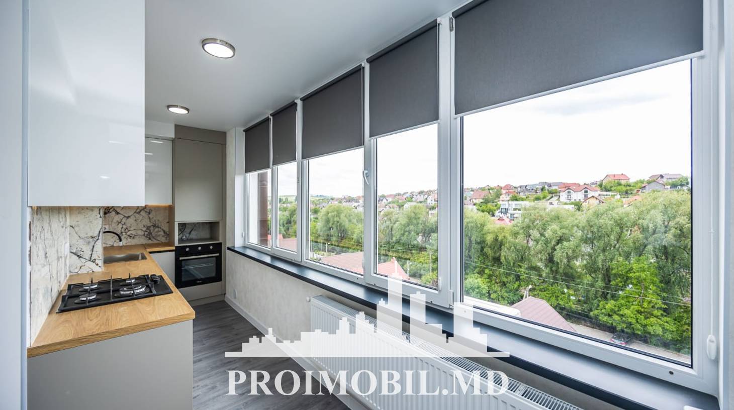 https://images.proimobil.md/0su-16iJewUBWqrWW5R6Ek94v2tSEasn1LJlaka365A/watermark:0.75:so:0:30:0.39/resize:fill:1460:816:1/gravity:ce/bG9jYWw6Ly8vZXN0YXRlL2xyLzAwNzdmMjk3LWI3MWItNDRlNi1iZDY0LTY3NWFjMzgzNTFlNC5qcGVn