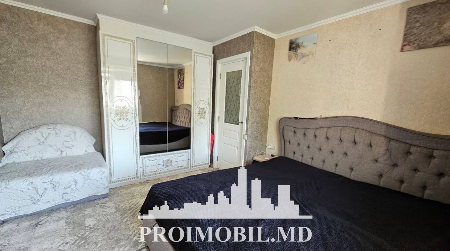 https://images.proimobil.md/0tpVp3fCCA2DcpwNvX7gM-gtsIrOnIXLus7QgDMidLs/watermark:0.75:so:0:30:0.39/resize:fill:1460:816:1/gravity:ce/bG9jYWw6Ly8vZXN0YXRlL2xyL2Y0ZjBkODYwLTYzOTYtNGMyNy1hMThiLTM3MmQzMzJhMGExYS5qcGVn