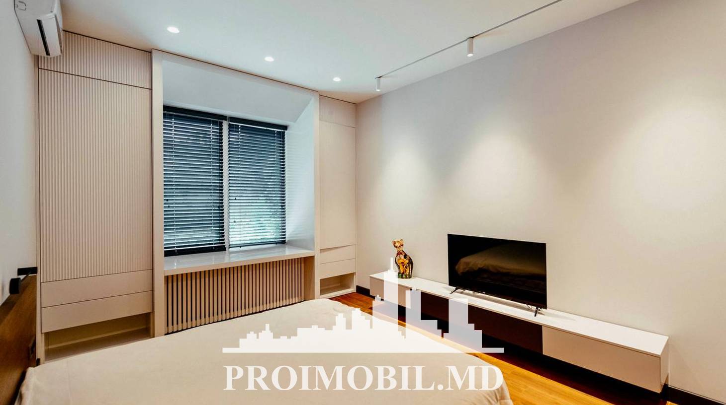 https://images.proimobil.md/0vC8QRUAm_VToYNSC74rpdPvdfrWa5LN1w6x8Egx2bA/watermark:0.75:so:0:30:0.39/resize:fill:1460:816:1/gravity:ce/bG9jYWw6Ly8vZXN0YXRlL2xyL2UxNGY0ZmU2LTJlODQtNDFhNC1hODg4LTY5MzVlZTNjZjdjNy5qcGVn