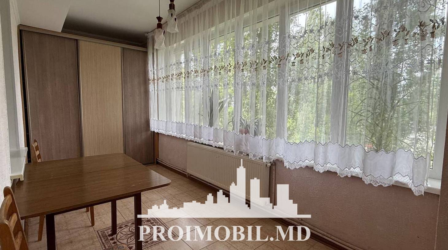 https://images.proimobil.md/0vc9x0pMo8IF1YojU8IxEWJ3IGO8qTdN9JGyPbGlq34/watermark:0.75:so:0:30:0.39/resize:fill:1460:816:1/gravity:ce/bG9jYWw6Ly8vZXN0YXRlL2xyL2MwYmU3NmVlLWE1MzItNGZiYy1hYzEwLWQ1OTYzYWExMGY0My5qcGVn