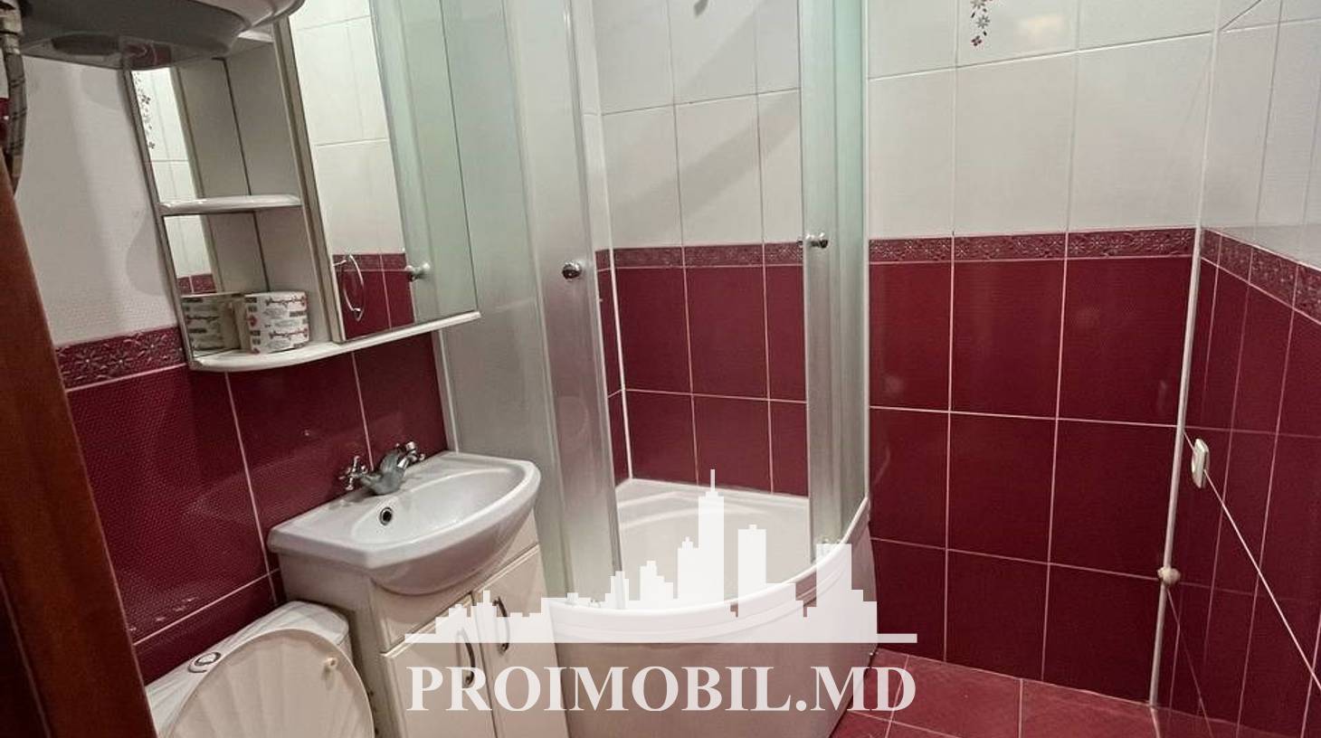 https://images.proimobil.md/0xdyfI0Aob0aEibsT3zWZnrn0YRiOTyf2UFI6EXFJJo/watermark:0.75:so:0:30:0.39/resize:fill:1460:816:1/gravity:ce/bG9jYWw6Ly8vZXN0YXRlL2xyLzQ1NGUxMDIyLThkM2YtNDA3My04OGM4LTIwM2ZiMGU0MTQyZi5qcGVn