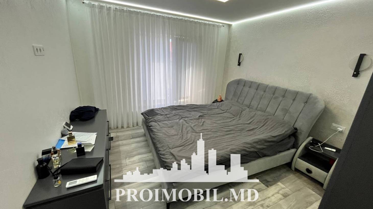 https://images.proimobil.md/1-B1cPrFoPtrhSVpp0SyAmxq_Ew7a4cYW146ZBlXquk/watermark:0.75:so:0:30:0.39/resize:fill:1460:816:1/gravity:ce/bG9jYWw6Ly8vZXN0YXRlL2xyLzkwOTY3MWU4LTA0OTQtNGI0MS1hNGU2LTIzYjg1MmY4MTA4ZC5qcGVn