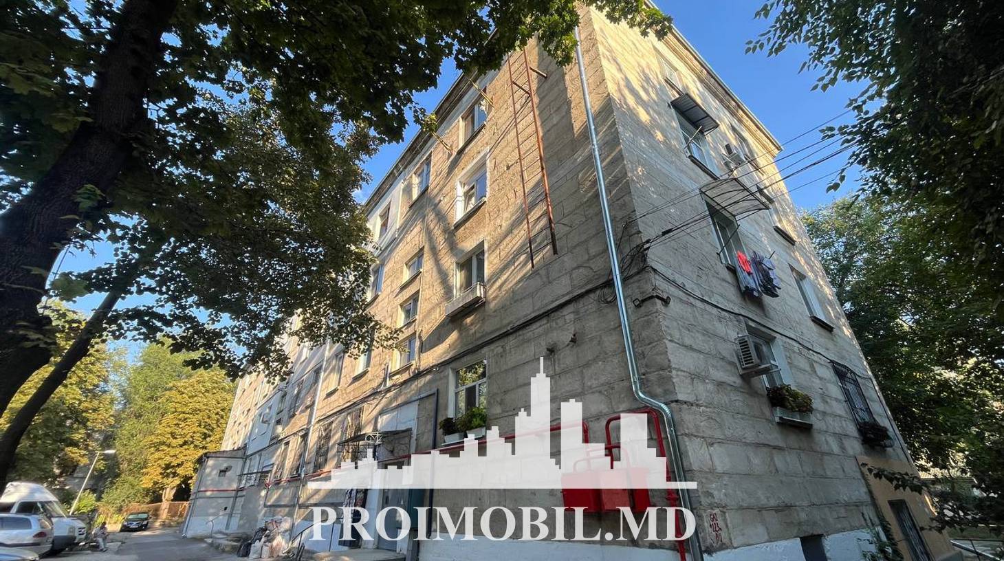 https://images.proimobil.md/11ez5127B6xjeo1jT-VbM-CGiSbIfam8rvToJKogP20/watermark:0.75:so:0:30:0.39/resize:fill:1460:816:1/gravity:ce/bG9jYWw6Ly8vZXN0YXRlL2xyLzc2OTNmZDFiLTk2NGQtNDhmYS1hNGFhLWQwZjE2NDQyNmY0ZS5qcGVn