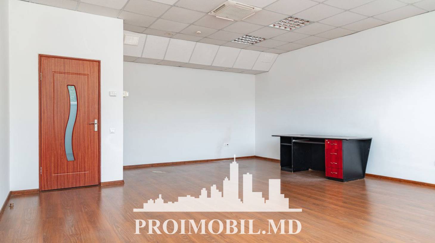 https://images.proimobil.md/123fEN1kQybiLUh63nqnn-UQsBjaoVXUOIXRPYsOogM/watermark:0.75:so:0:30:0.39/resize:fill:1460:816:1/gravity:ce/bG9jYWw6Ly8vZXN0YXRlL2xyL2UyY2I2Zjk0LWI2MzEtNGIzYi04MTczLWVlZTUxM2QwNzljZC5qcGVn