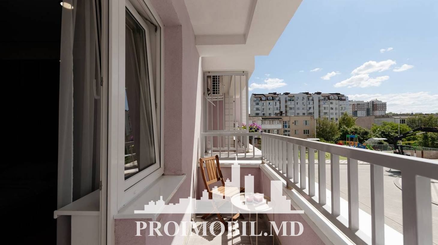 https://images.proimobil.md/13mdtPicPrmZ2f128wMwloJlFJr5y4oNMPyPlIPJ5zI/watermark:0.75:so:0:30:0.39/resize:fill:1460:816:1/gravity:ce/bG9jYWw6Ly8vZXN0YXRlL2xyL2I5MjkzYTE0LTNlNWYtNGE4My1hNTExLTg3NDEwNGM2NTczZC5qcGVn