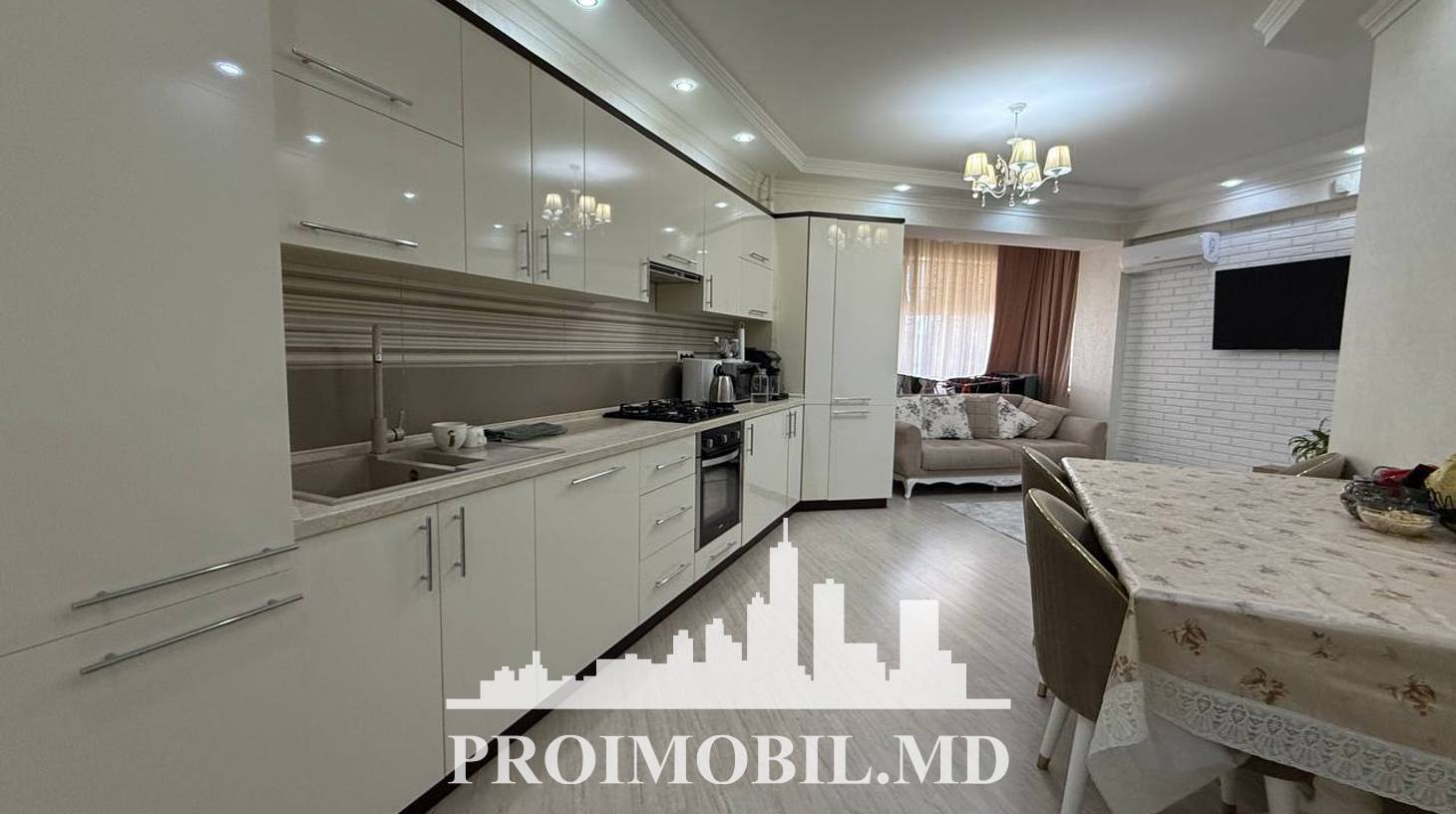 https://images.proimobil.md/14m2j-P5yVP2W-PJBbJju1_80OC_W29Bano2P6wKytA/watermark:0.75:so:0:30:0.39/resize:fill:1460:816:1/gravity:ce/bG9jYWw6Ly8vZXN0YXRlL2xyL2Y3Mzg2NTNiLWIyN2UtNGMxZC1hMmQ4LTllMjI4NTM0NmI4Yy5qcGVn